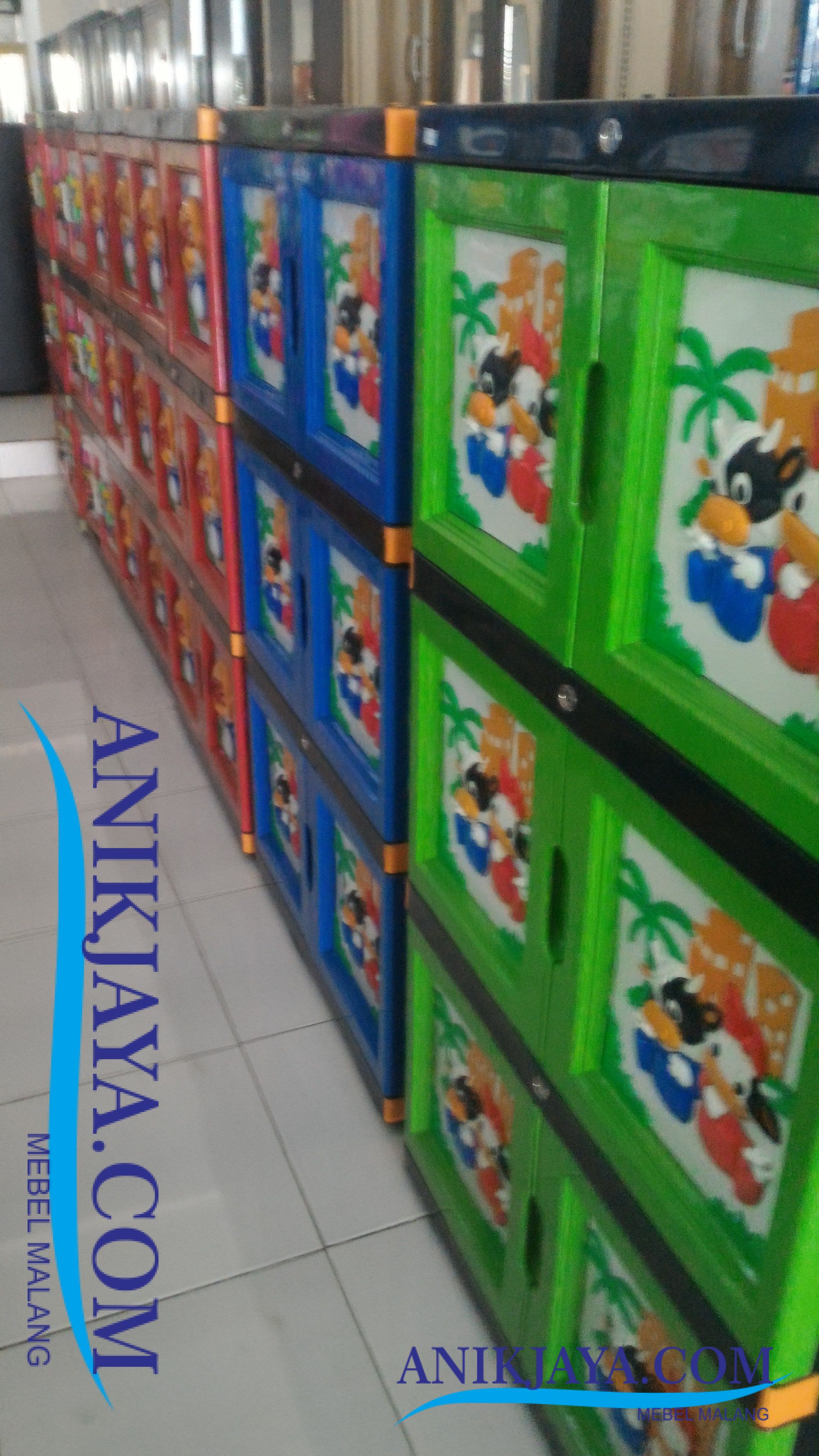  Lemari  Rak Plastik  3 Pintu Besar  Bergambar Mebel Anik 